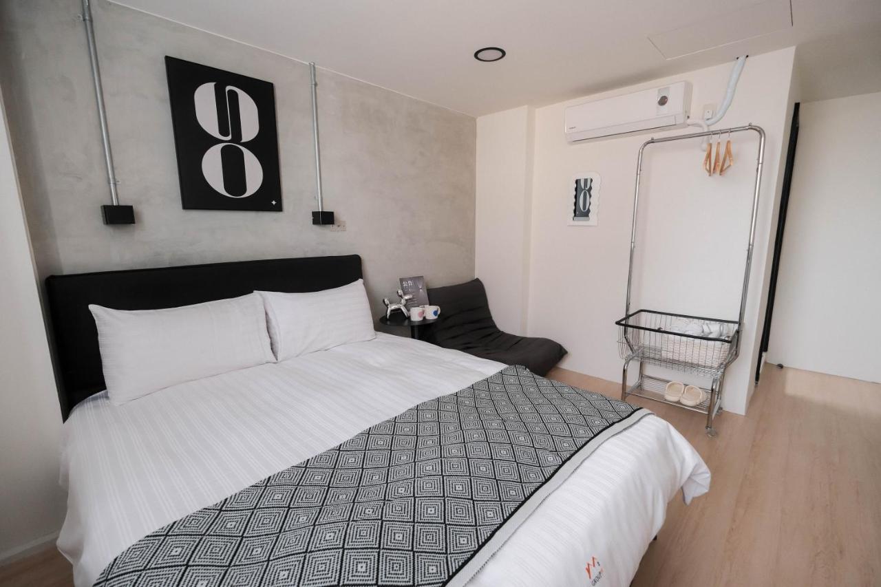 七七漫旅 Seven77 Apartment Tainan Exterior photo