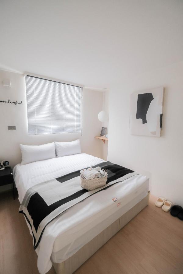 七七漫旅 Seven77 Apartment Tainan Exterior photo