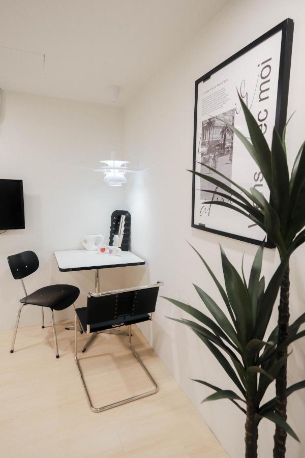 七七漫旅 Seven77 Apartment Tainan Exterior photo