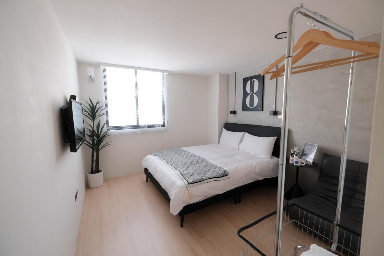 七七漫旅 Seven77 Apartment Tainan Exterior photo
