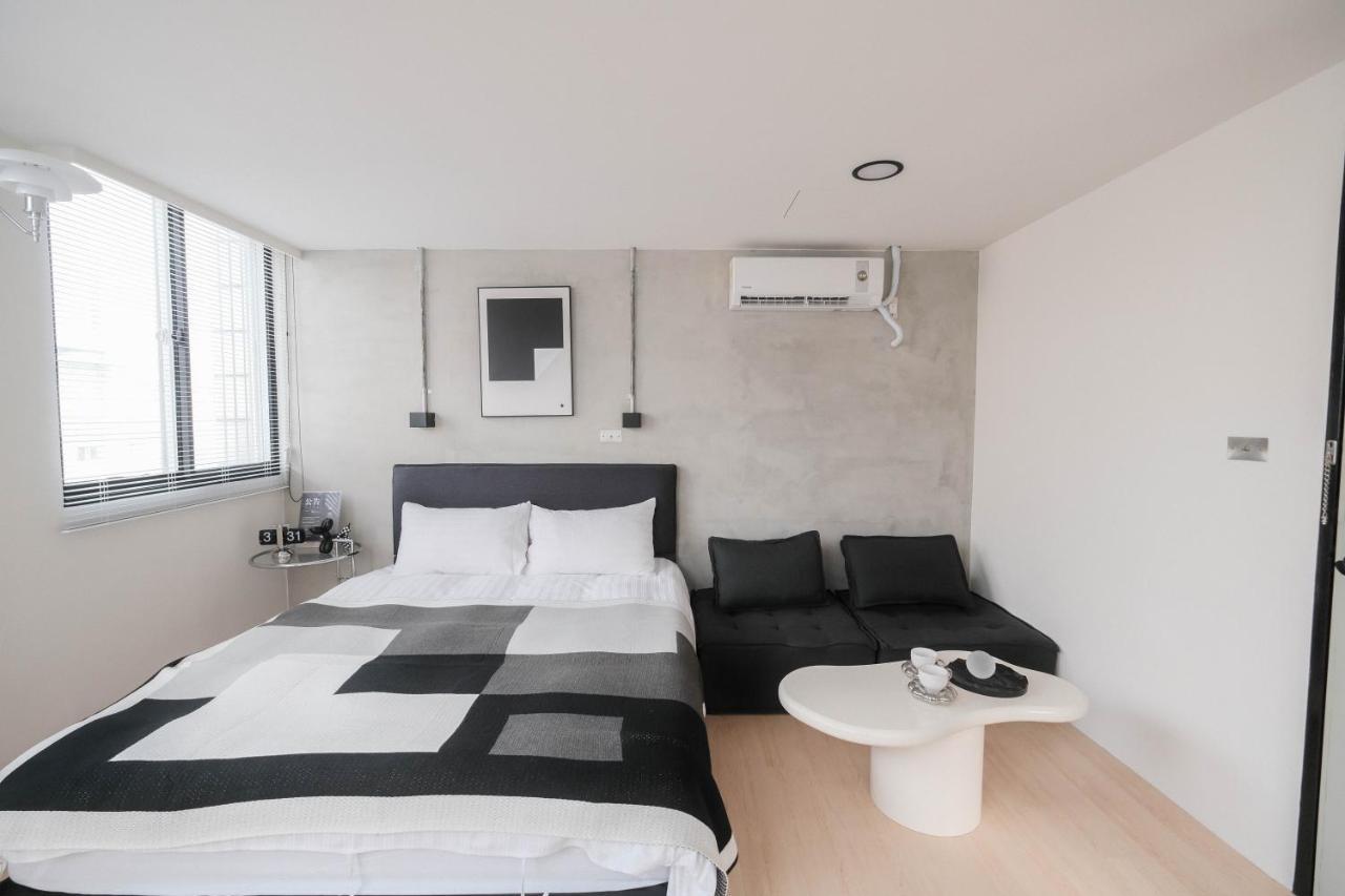 七七漫旅 Seven77 Apartment Tainan Exterior photo